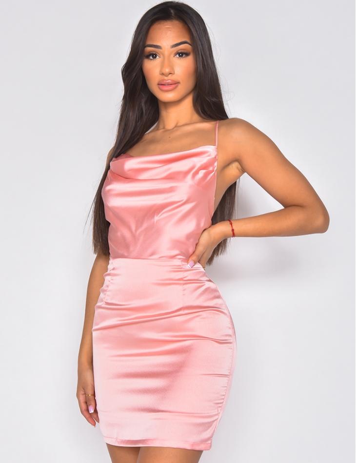 Robe courte en satin