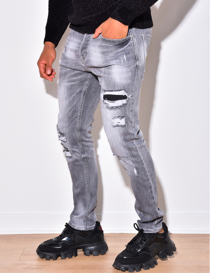 Herrenjeans in Destroyed Optik