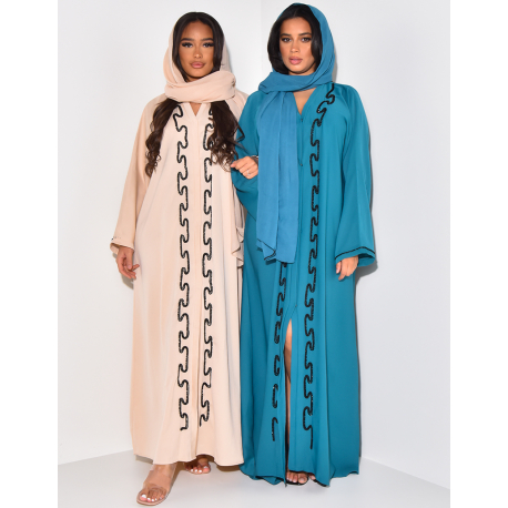 Abaya made in Dubai à broderies & voile