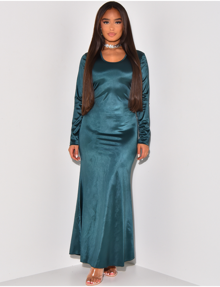 Robe longue en satin à nouer dans le dos avec un lacet