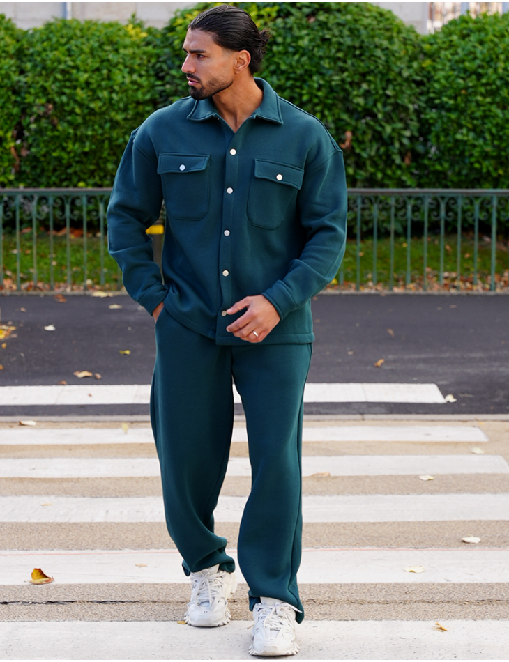 Ensemble molletonné pantalon et chemise à poches