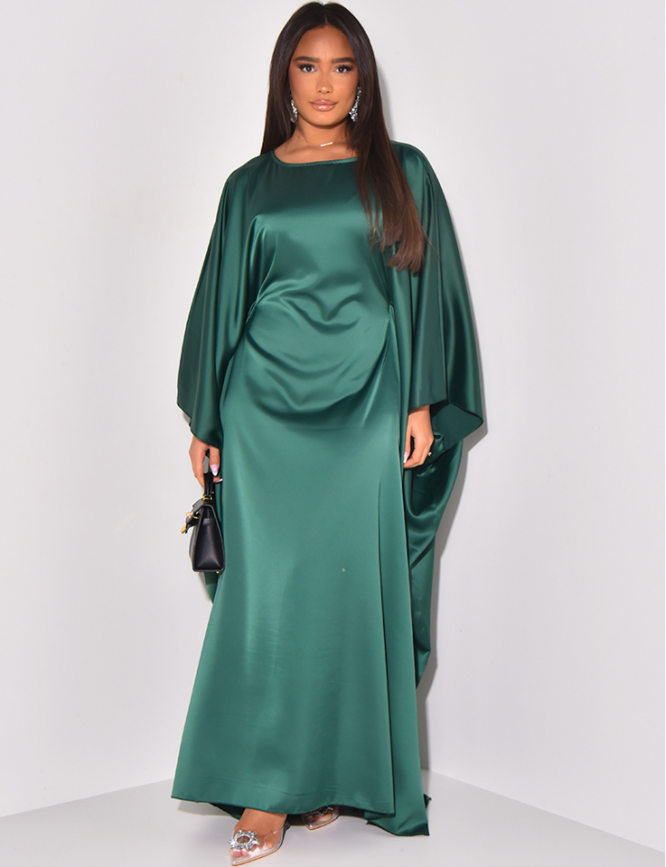 Oversized satin dress, fitted at the waist