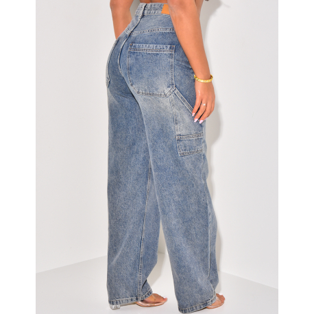 Wide-leg jeans with vintage wash pockets