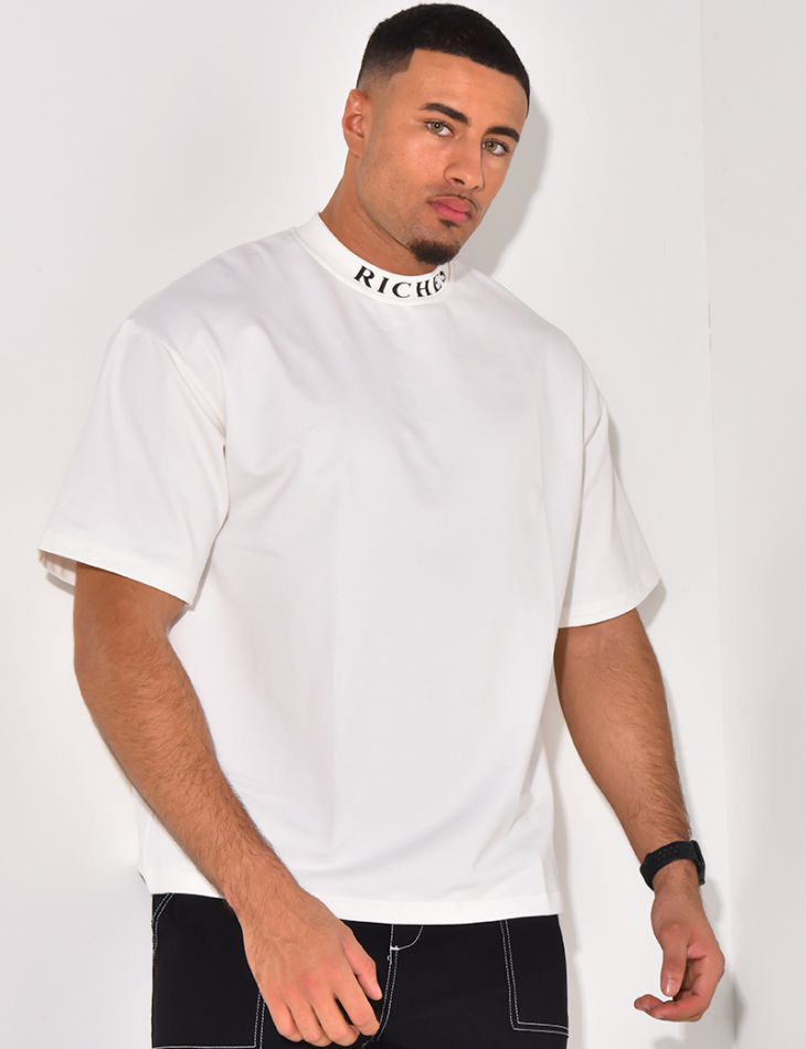 T-shirt with rich collar writing