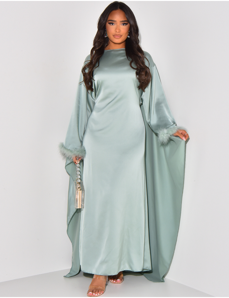 Loose satin cape dress to tie with small feathers on the sleeves