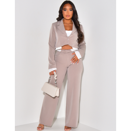 Wide-leg trouser suit and short jacket with exposed lapels