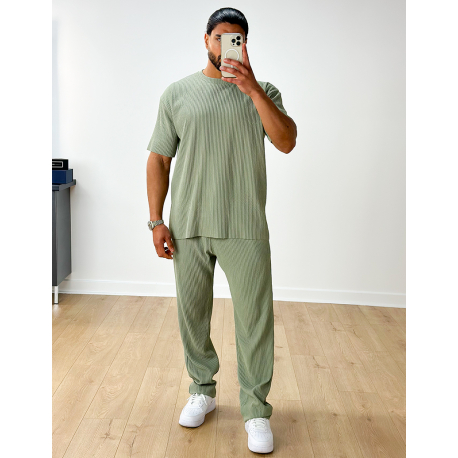   Set aus gerippter Hose und T-Shirt