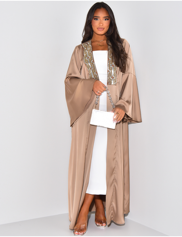 Long kimono with small pearls and ruffled sleeves