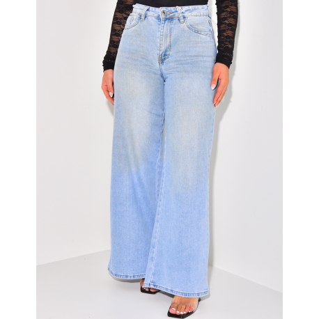 Stretchy straight-leg jeans with vintage wash