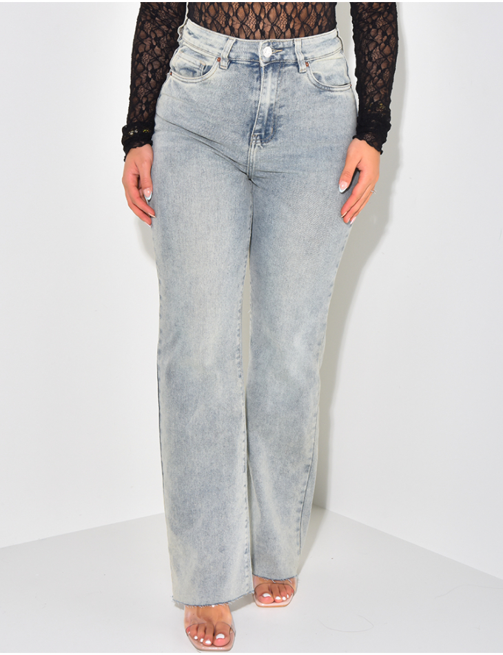 Stretchy straight-leg jeans with vintage wash