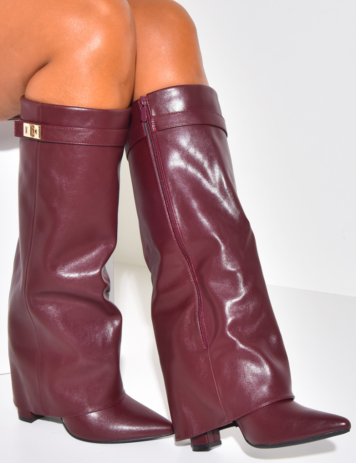 Leatherette boots with square heels and flap