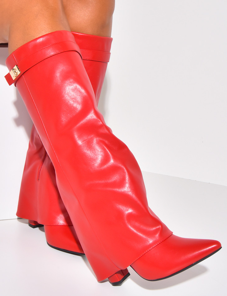 Leatherette boots with square heels and flap