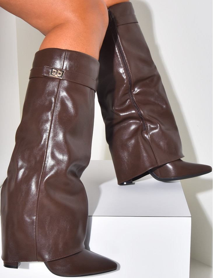 Leatherette boots with square heels and flap