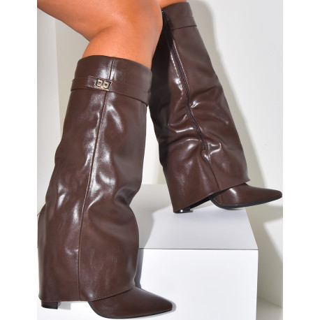 Leatherette boots with square heels and flap