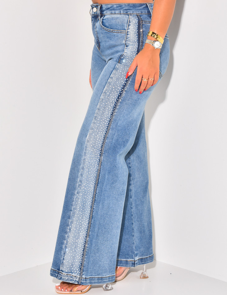 Wide-leg jeans with rhinestones on the sides