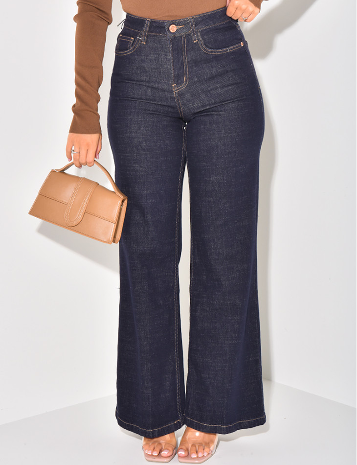 Stretchy blue straight-leg jeans