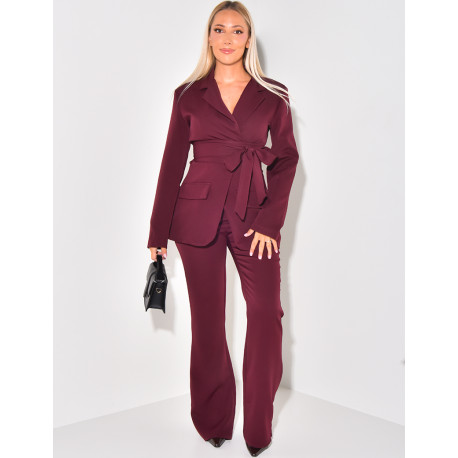 Suit with wide waistband and flare trousers