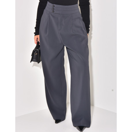 Fluid tailoring trousers with buttons