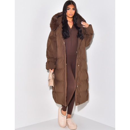 Long padded jack with faux fur-lined hood