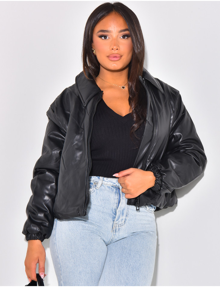 Short jacket in patent leatherette