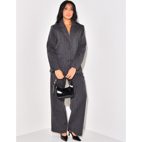 Set aus Oversize-Blazer und gerader Hose mit Streifen und Pailletten.