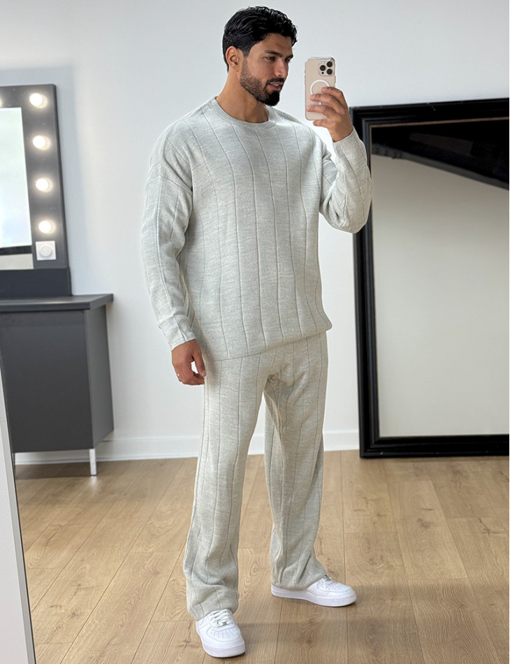 Ensemble pantalon et pull à col rond