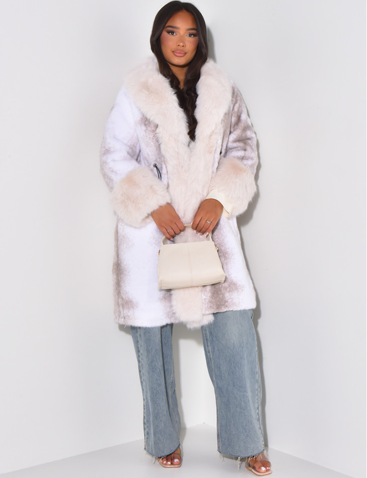 Adjustable fur coat at the waist