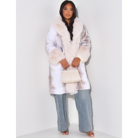 Adjustable fur coat at the waist