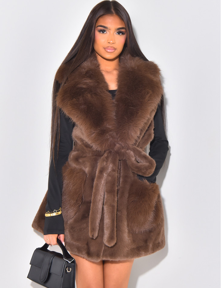 Sleeveless jacket in premium faux fur