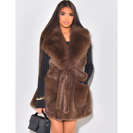 Sleeveless jacket in premium faux fur