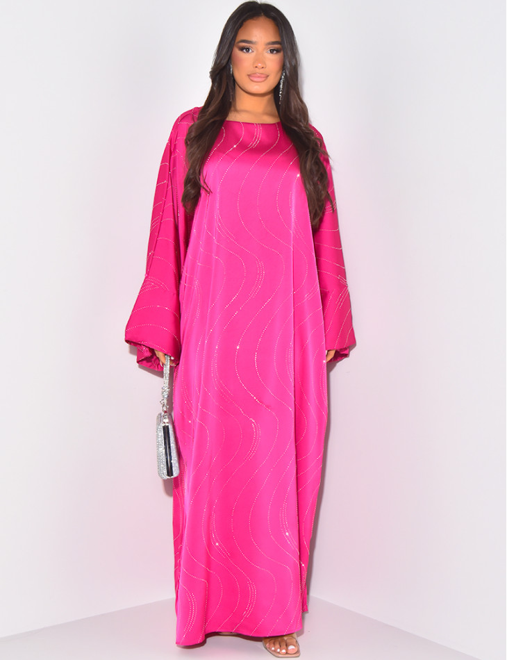 Lockeres Abaya-Kleid aus Satin mit Strasssteinen.