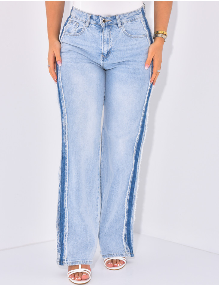 High waist jeans, straight cut, frayed effect