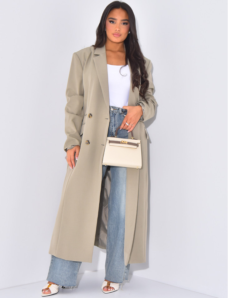 Oversized and long blazer with slit pockets