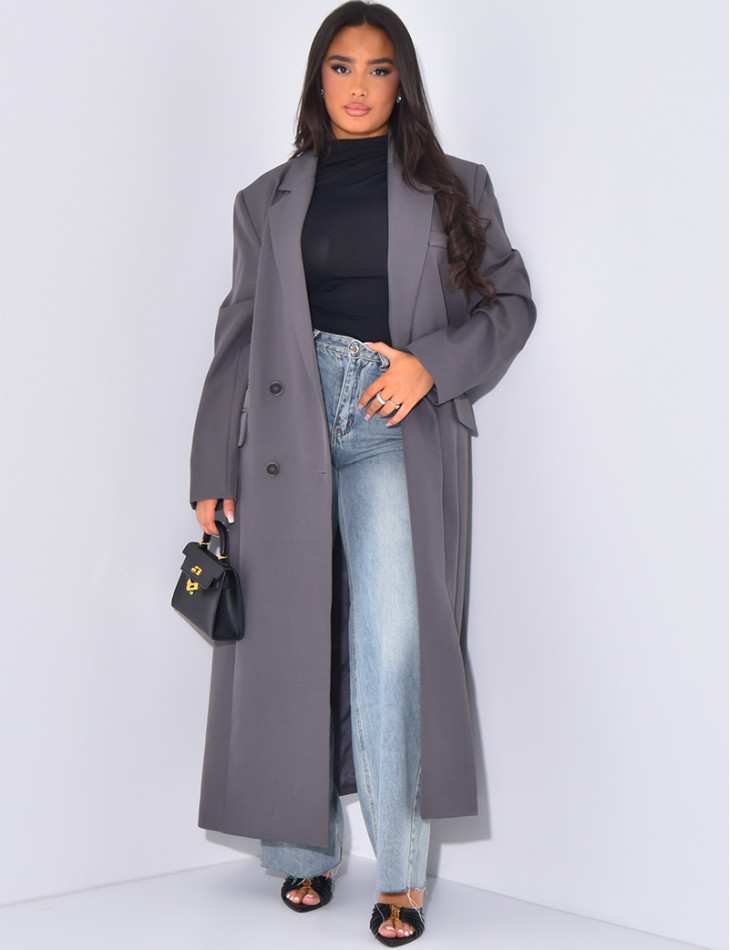 Oversized and long blazer with slit pockets