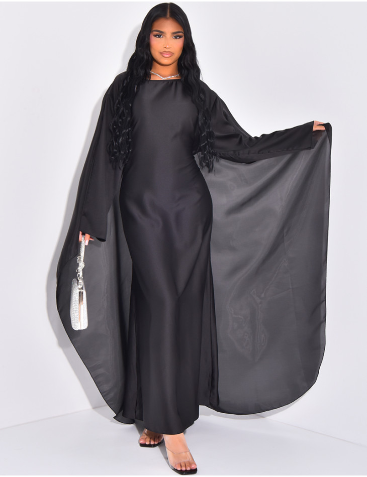 Robe longue en satin à cape irisée dans le dos