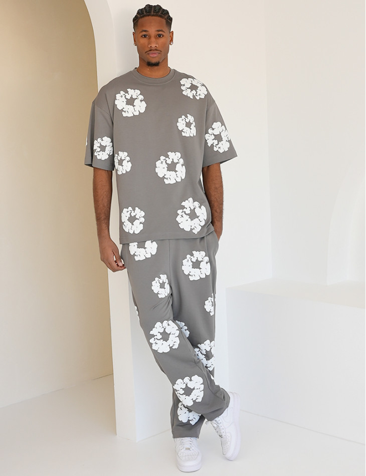 Ensemble pantalon et t-shirt à fleurs