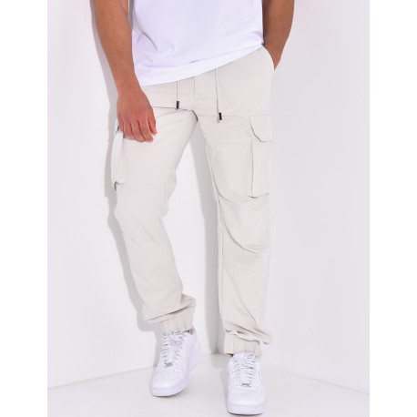 Cargo trousers with pockets