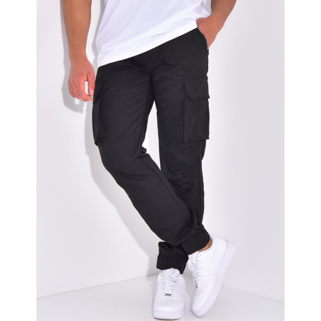 Cargo trousers with pockets