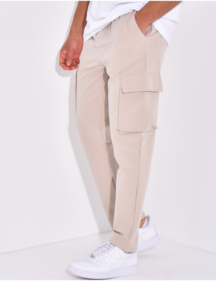 Cargo trousers with pockets