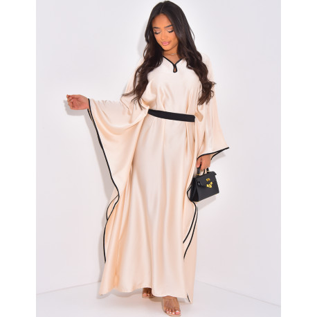 Fitted abaya with contrasting borders