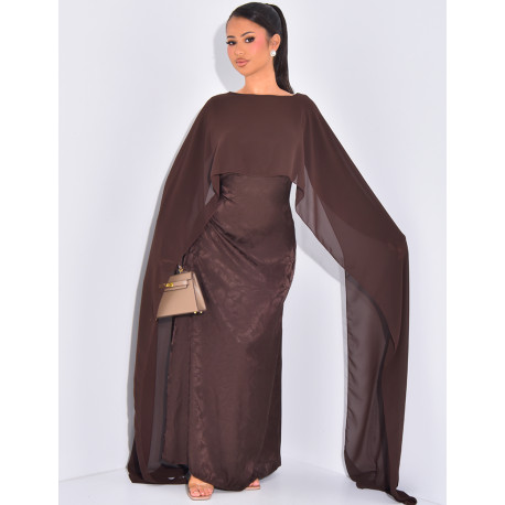 Robe en satin imprimée feuilles avec cape