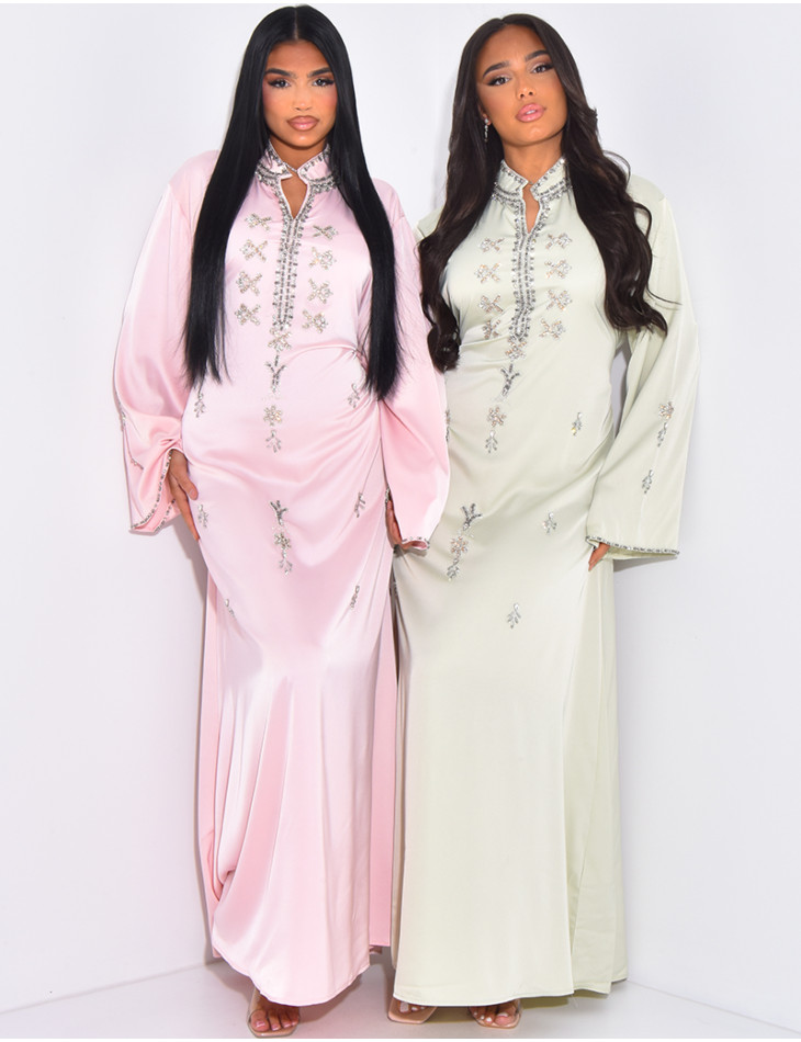 Abaya premium en satin à perlage réalisé à la main