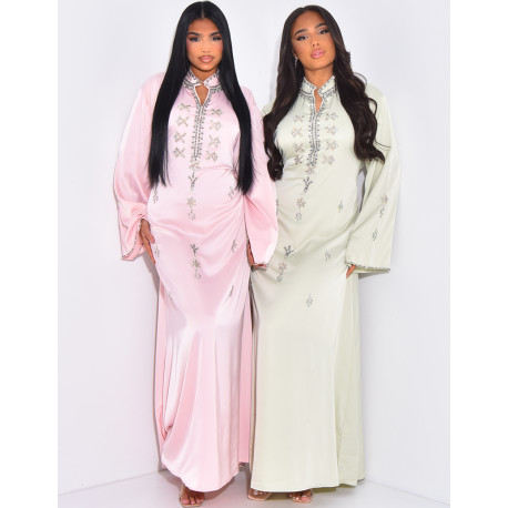 Abaya premium en satin à perlage réalisé à la main